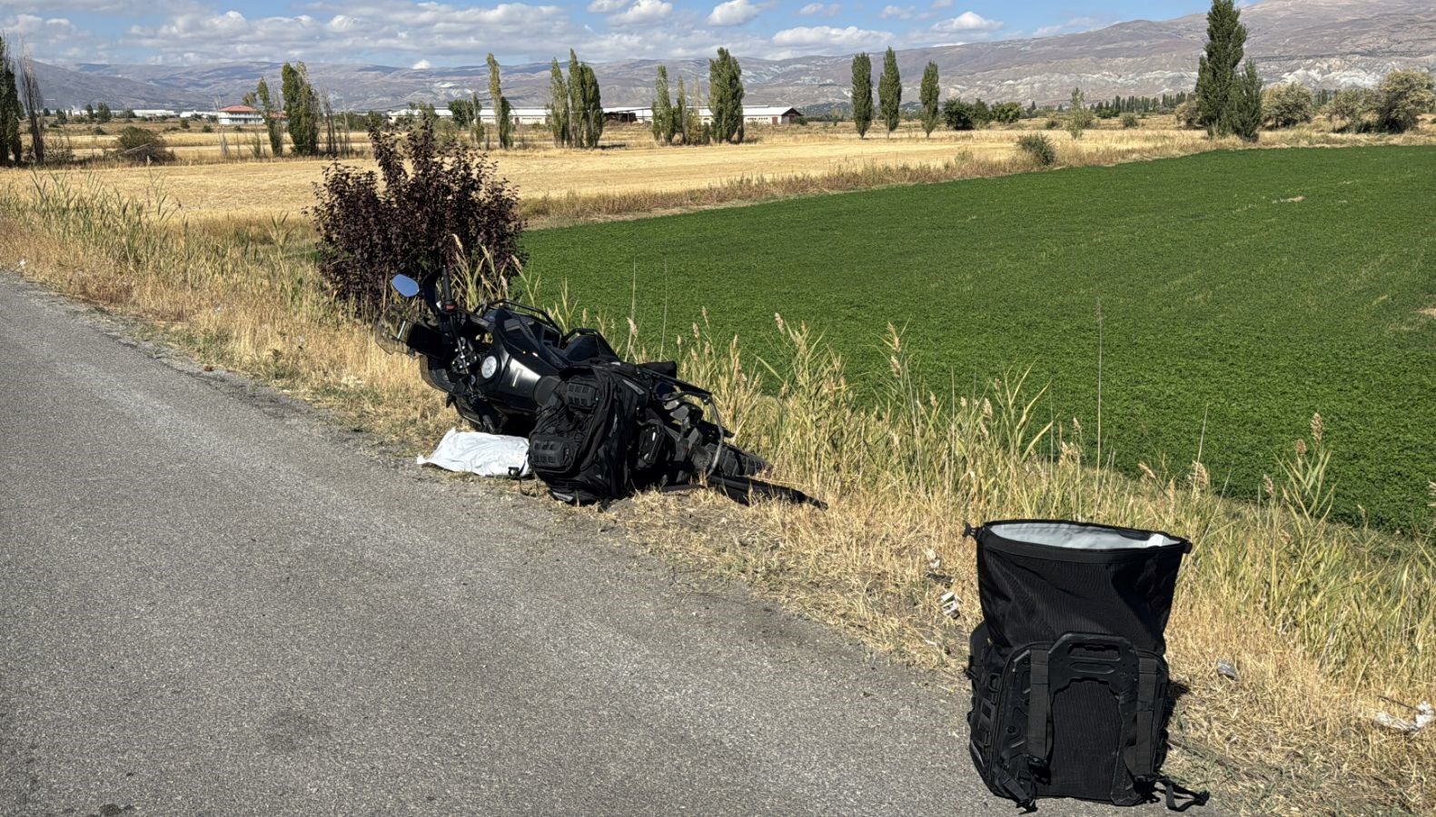 erzincanda bariyere carpan motosikletteki surucu oldu QHVCN7lA