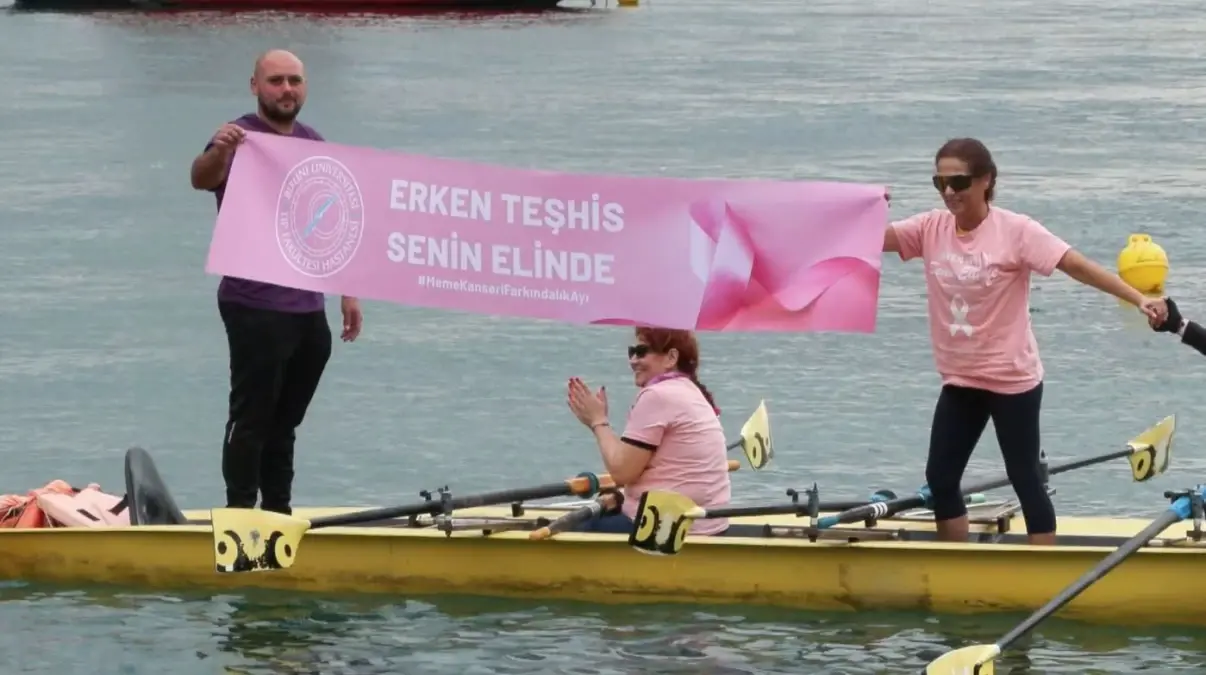 kadikoyde meme kanseri farkindaligi icin kurek etkinligi duzenlendi wuefGeSa.jpg