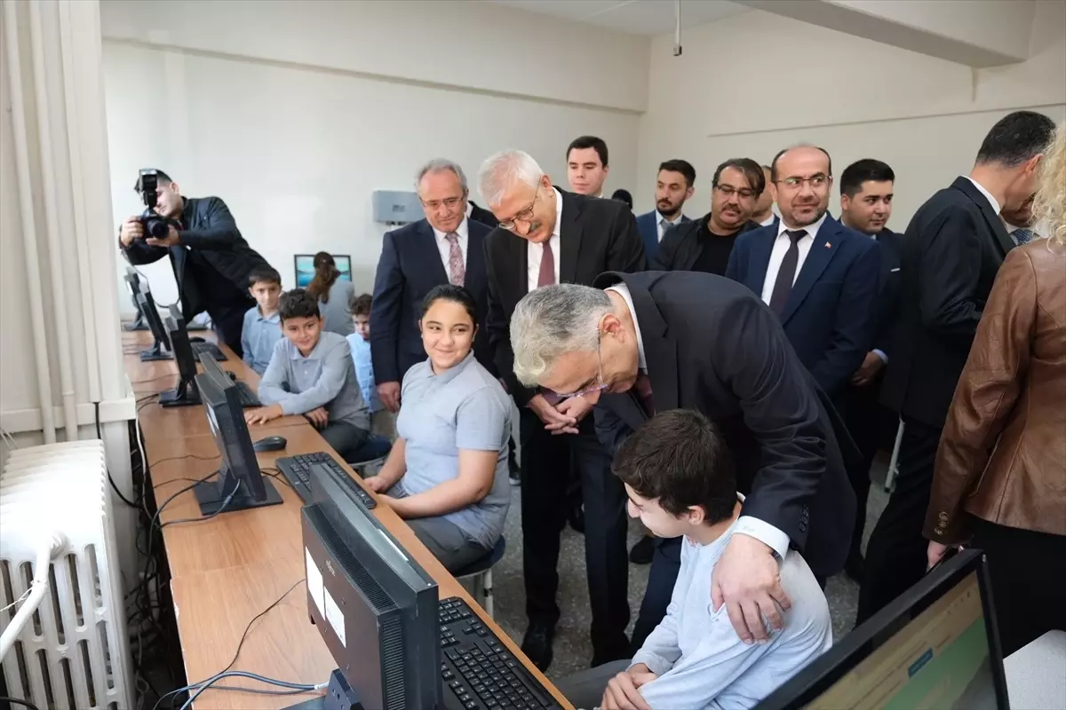 orhanelide bilgisayar laboratuvari acildi nO2tv3OV.jpg