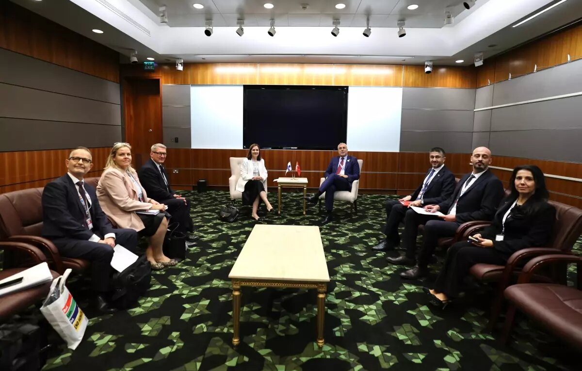 isikhan ve grahn laasonenden sosyal guvenlik gorusmesi pijDGyrm.jpg