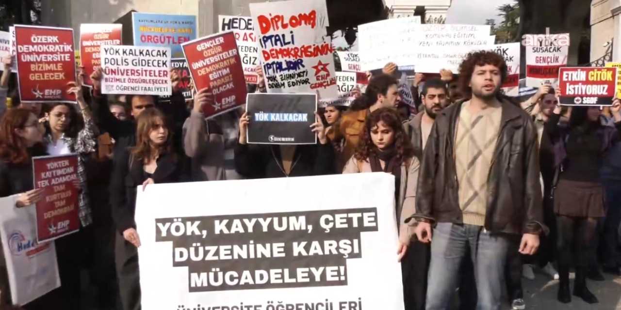 ogrencilerden beyazit meydaninda yok protestosu universitelerimiz kole yetistiren atolyelere donusmustur wv3fMfMk.jpg
