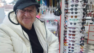 emekli-muzik-ogretmeni-evinde-olu-bulundu-vzH6PO3f