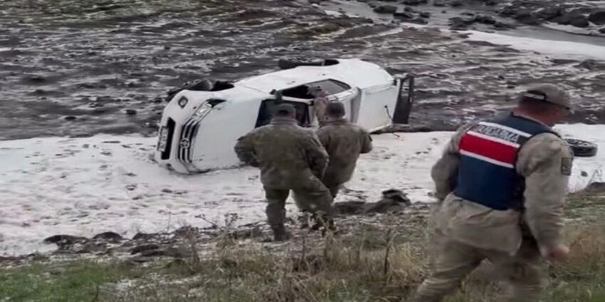 Ardahan'da Askeri Araç Devrildi: İki Astsubay Yaralandı