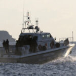 ege-denizinde-can-pazari-gemi-kayaliklara-carpti-turk-murettebat-kurtarildi-aUV5Hz1l